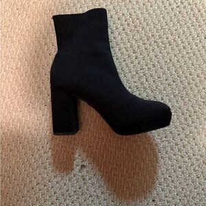 Elegant Black Ankle Boots